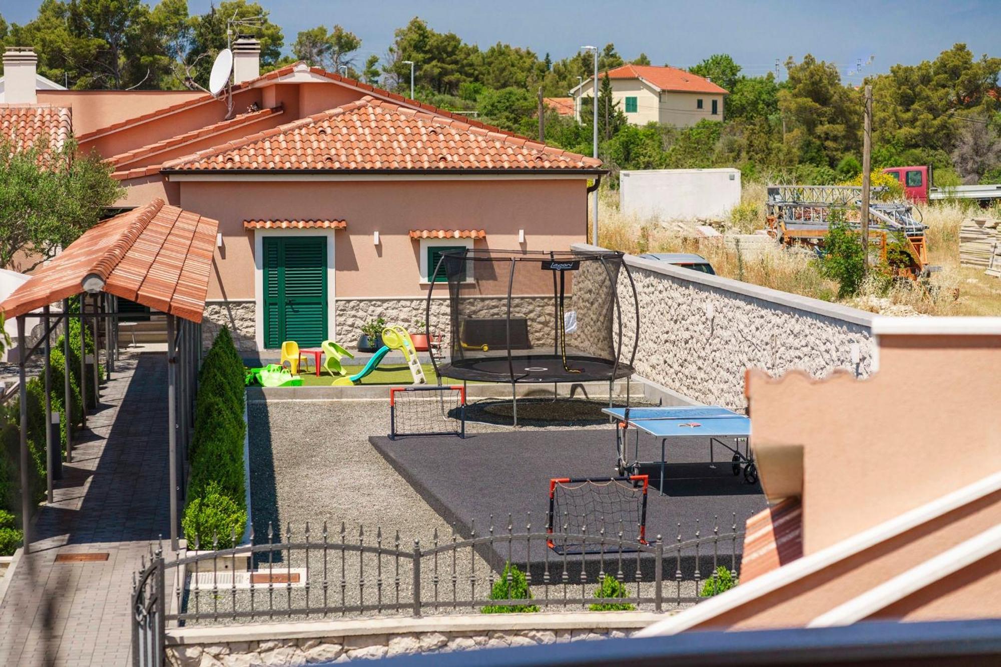Apartments Antonia シベニク エクステリア 写真